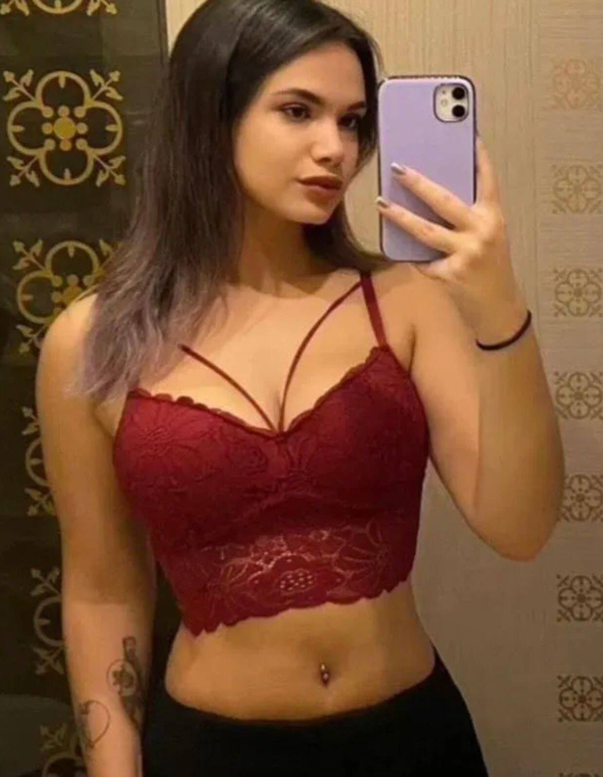 Avcılar Escort Bayan Baharla Heyecan Dolu Bir Gecenin Anahtarı